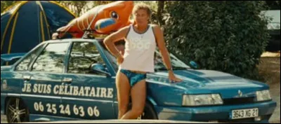 Dans le film "Camping", quelle est l'auto assez originale de Franck Dubosc alias Patrick ?