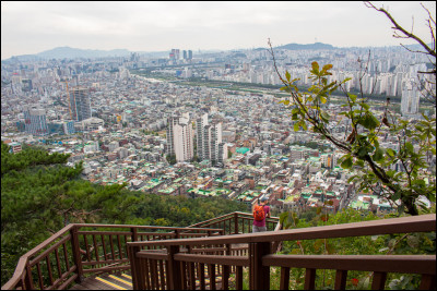 Séoul 10 millions d'habitants, est une ville d'...