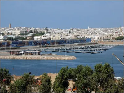 Salé, 1 millions d'habitants, est une ville d'...