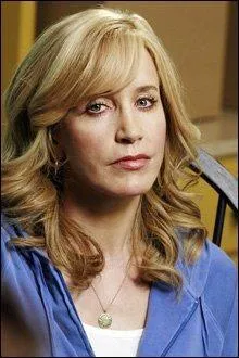 Lynette attend un bb (car son 2 est mort) comment dcide-t-elle de l'appeler ?