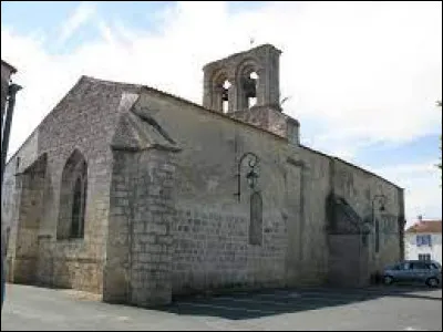Je vous emmène en Nouvelle-Aquitaine, à Saint-Mard. Commune de l'arrondissement de Rochefort, elle se situe dans le département ...