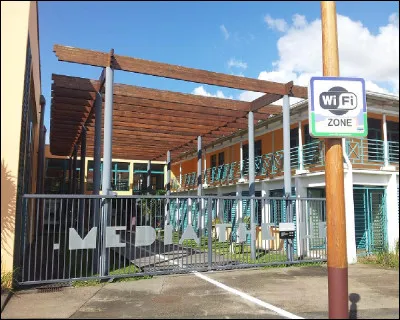 Afin que nos jeunes aient accès à la culture, un "pass" sera créé dans ce sens. Dans quelle ville de La Réunion se situe cette médiathèque ?