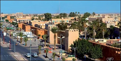 Tiznit, 75 000 habitants, est une ville d'...