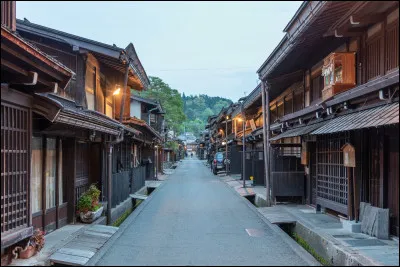 Takayama, 90 000 habitants, est une ville d'...