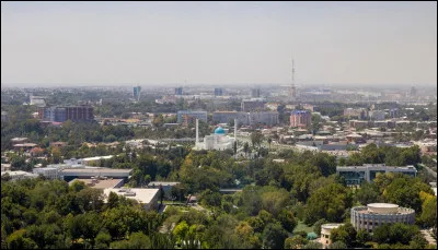 Tachkent, 2,6 millions d'habitants, est une ville d'...