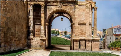 Tébessa, 200 000 habitants, est une ville d'...