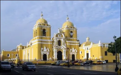 Trujillo, 800 000 habitants, est une ville d'...
