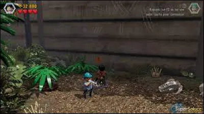 Dans le film ''Jurassic World'', comment l'Indominus Rex s'est- il échappé ?