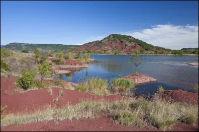 Où se trouve le lac du Salagou ?