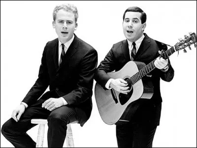 N'empêche que la guitare Gibson, modèle "SG"*, c'est grâce à eux qu'elle existe !