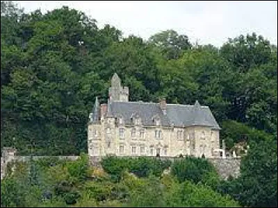 Je vous propose de partir &agrave; la d&eacute;couverte du ch&acirc;teau du Puy, &agrave; Perpezac-le-Blanc. Commune n&eacute;o-aquitaine, dans l'arrondissement de Brive-la-Gaillarde, elle se trouve dans le d&eacute;partement ...