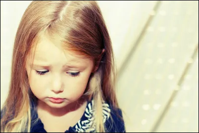 Tu as survécu au chien et une petite fille s'avance vers lui et, trop tard, tu n'as pas eu le temps de la prévenir.