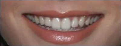 On dirait une jeune personne. Qui est-elle ?