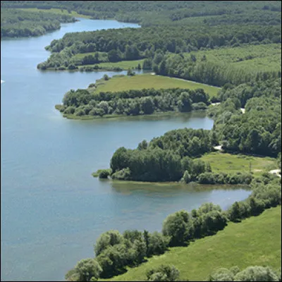 Dans quel d&eacute;partement vous faut-il aller pour vous promener dans la For&ecirc;t d'Orient ?