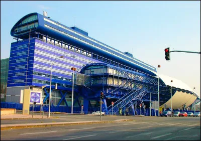 Elle est bleue, mais ni à San Francisco, ni adossée à la colline... C'est l'hôtel mar...[Complétez !] du département n° 13 ! Porte-bonheur pour le quizeur ?