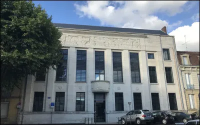 Voici la maison ber...[complétez !] du département n° 24. C'est-à-dire ?