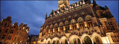 Une jolie et ancienne maison cal...[Complétez !] du département n° 62. Qu'est-ce à dire ?