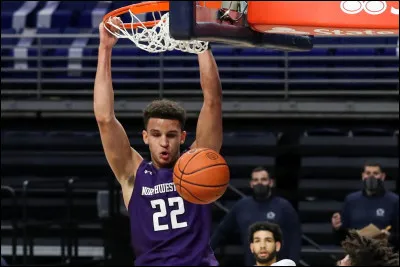 Quel est le surnom de LeBron James ?