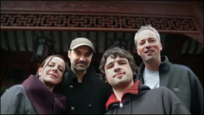 Des chansons et du rock acoustique, fortement empreint des folklores d'ici et d'ailleurs. Originaires de Nantes, ils ont sévit pendant près de 25 ans, tout de même !