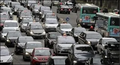 Tu es dans les bouchons et tu vas être en retard, quelle est ta réaction ?