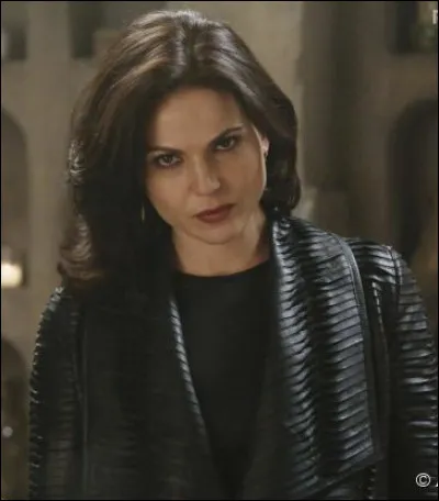 Il se fait tuer par Regina.