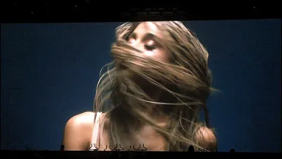 Au d&eacute;but, l'album "Dangerous Woman" devait s'appeler...