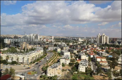 Beersheva, 200 000 habitants, est une ville d'...