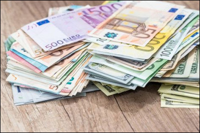 En quelle année l'euro est-il devenu officiellement la monnaie européenne ?