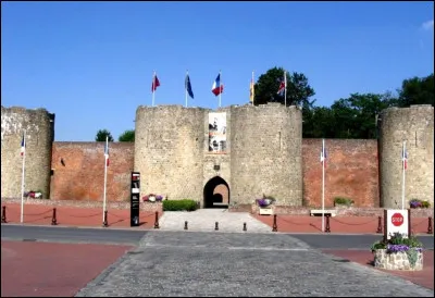 Où irez-vous pour voir le mémorial de Péronne, consacré à la Grande Guerre ?