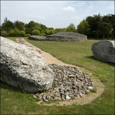Dans quel département verrez-vous les mégalithes de Locmariaquer ?