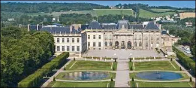 Dans quel département verrez-vous le château de Lunéville ?
