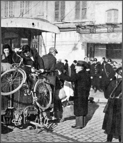 Quelles sont les deux grandes batailles qui mettent fin aux victoires de l'Axe, en 1942 ?