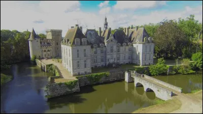 Ce château de style Louis XIII fut un moment propriété de Chantal Goya. Mais où se trouve-t-il ?