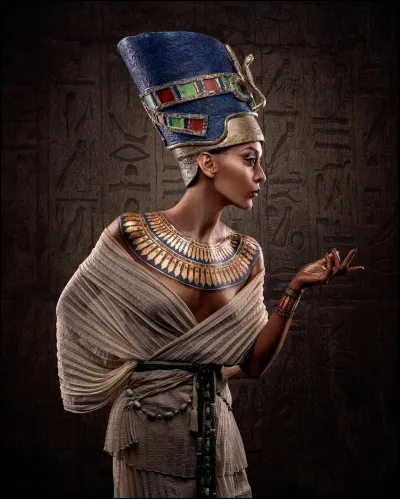 Reine d'Egypte célèbre pour sa beauté légendaire. Qui est-elle ?