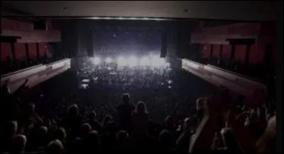 Complétez : 
"Bifast ekki ögn úr..."