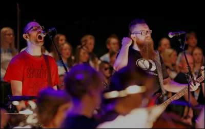 Complétez : 
"Heiftin áfram hatrið..."