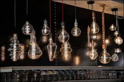Quel est le nom de cette enseigne française vendant des luminaires ?