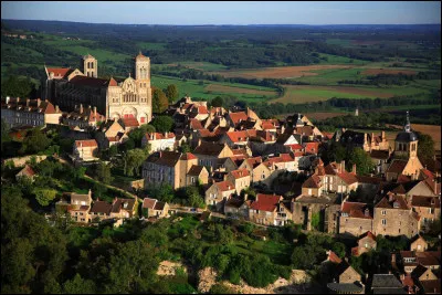 Dans quel d&eacute;partement verrez-vous la colline de V&eacute;zelay et sa basilique ?