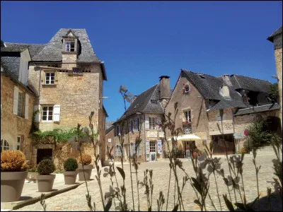O&ugrave; se trouve le village de Turenne ?