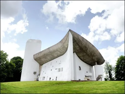 Dans quel d&eacute;partement se trouve la chapelle de Ronchamp, construite par Le Corbusier ?