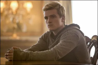 Dans le film Peeta avoue quelque chose à Katniss, quelle est cette chose ?