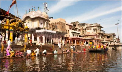 Mathura, 500 000 habitants, est une ville d'...