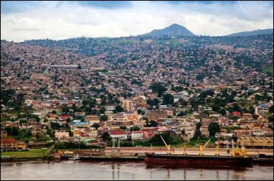 Matadi, 300 000 habitants, est une ville d'...