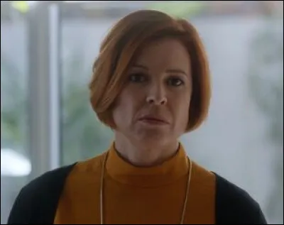 Qui prend la place d'Azucena au poste de directeur de Las Encinas ?