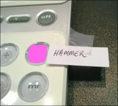 On reste dans le digital... Retrouvez cette touche (de calculette ?)