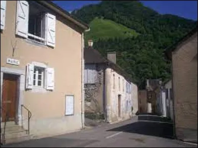 Autre commune néo-aquitaine, celle-ci dans la vallée d'Aspe, Escot se situe dans le département ...