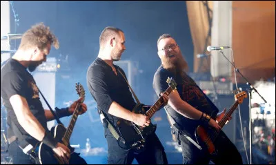 Complétez : 
"Frændur mínir..."