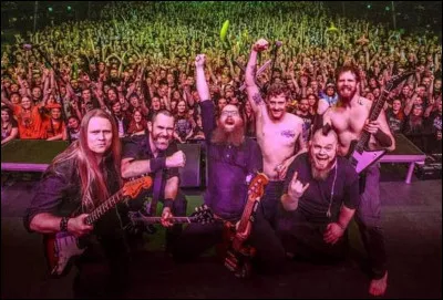 Complétez : 
"Dugi sá er ætla..."