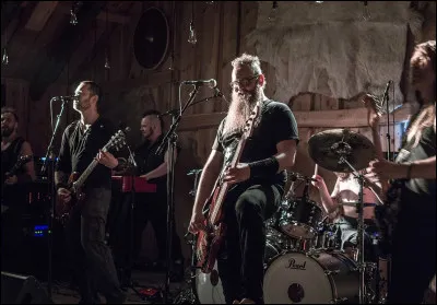 Complétez : 
"Held ég upp á..."