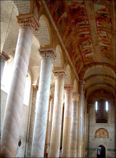 Dans quel d&eacute;partement pourrez-vous voir l'&eacute;glise romane de Saint-Savin et ses fresques ?